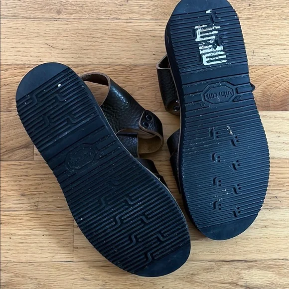 Women's Italian Leather Fisherman Sandals. Excellent condition. Italian size 37 - Picture 2 of 3